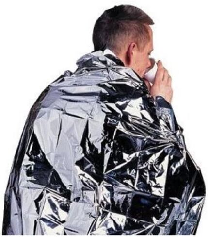 Niche-Finds 12 x بطانيات طوارئ كبيرة للتخييم والحماية من الطقس البارد 229.86 سم × 129.52 سم 130 × 230 سم، 2.27 × 1.32 متر in Kuwait