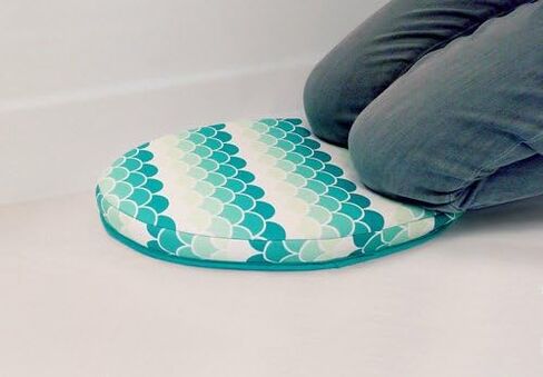 كريتيف بيبي مقعد ركبة للاستحمام مريح من كوي، بيضاوي الشكل، ازرق in Kuwait