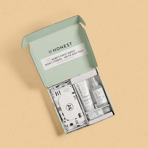 مجموعة هدايا The Honest Company Babe's Clean Bum | الحفاضات + مستلزمات حديثي الولادة | 99% مناديل مبللة بالماء (60 قيراط)، كريم طفح الحفاضات (2.5 أونصة)، حفاضات نظيفة واعية (مقاس 1، 7 قيراط) in Kuwait