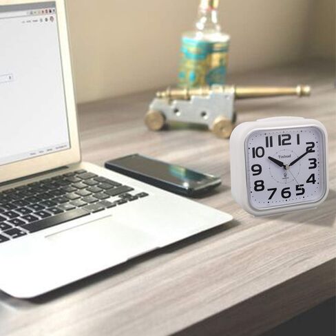 ساعة منبه تناظرية صامتة مقاس 5.5 بوصة غير موقوتة، تنبيه لطيف، أصوات صفير، زيادة الحجم، وظائف قيلولة بعد الظهر والإضاءة تعمل بالبطارية، مجموعة سهلة، أسود (الأفضل لكبار السن) in Kuwait