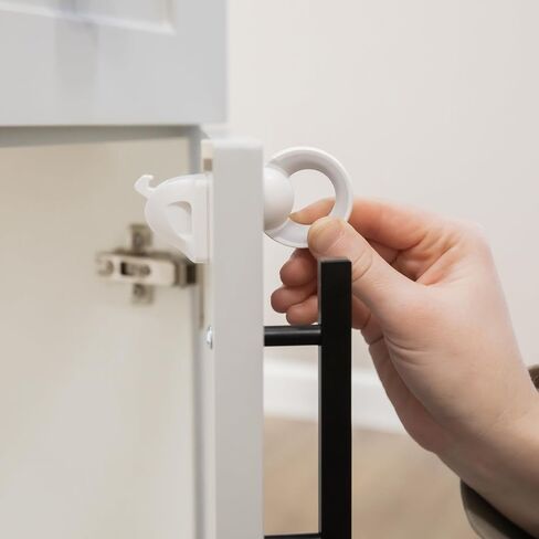 قفل مغناطيسي للخزانة والأدراج من ريجالو هوم سيفتي، علامة تجارية حائزة على جوائز، 4 عبوات، تتضمن 4 أقفال خزانة مغناطيسية، 1 مفتاح مغناطيسي، سهل التركيب، لاصق 3M، أبيض in Kuwait