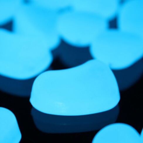 120 قطعة من حصى حوض السمك المتوهج في الظلام والصخور والحصى المتوهج والأحجار المضيئة لتزيين هدايا حديقة حوض السمك (أزرق) in Kuwait