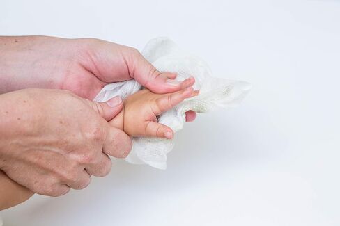 The Grandparent Gift Company - إطار طاولة أو رف خشبي منقوش باللون الفضي مقاس 5 × 7 مع مشاعر "التعميد" - هدايا تعميد ببصمة يد الطفل in Kuwait