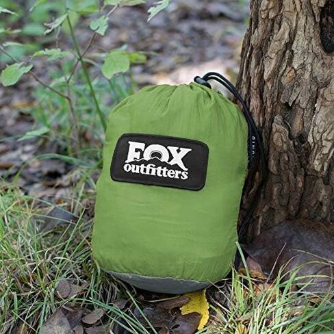أرجوحة تخييم مزدوجة من Fox Outfitters Neolite - أرجوحة مظلات نايلون محمولة خفيفة الوزن لحقائب الظهر والسفر والشاطئ والفناء. تتضمن أشرطة الأرجوحة وحلقات تسلق الفولاذ (كاكي/أخضر زيتوني) in Kuwait