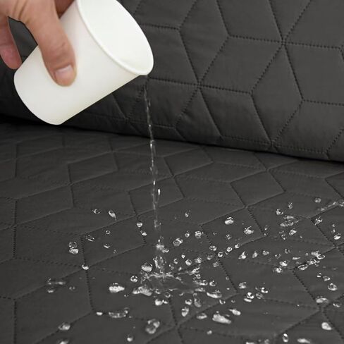 غطاء أريكة Victree غير قابل للانزلاق للأريكة، غطاء منزلق للأريكة مقاوم للماء، 3 وسائد لحماية أثاث الأريكة مع جيب وأشرطة مطاطية للحيوانات الأليفة والأطفال والقطط والكلاب، 68 بوصة/أريكة، بيج in Kuwait