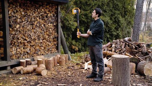 Fiskars Chopping Axe S X10 ، تتضمن حقيبة التخزين والحمل ، الطول: 44 سم ، طبقة غير لاصقة ، مقبض من الشفرة/الألياف الصلب عالي الجودة ، أسود/برتقالي ، 1015619 in Kuwait