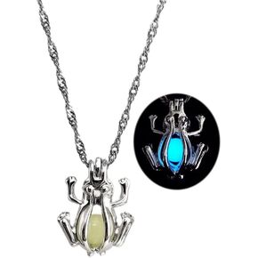 Frog Necklace for Men Women Cute Animal Frog Pendant Necklace Luminous Frog Animal Necklace for Girls Glow in the Dark Jewelry