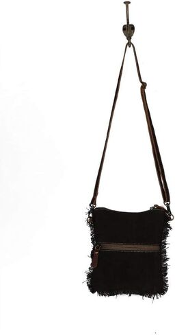 حقيبة Myra Bag من القماش والجلد - تصميم أزتيك باللون الأخضر والبني والأصفر مع سحاب وحزام قابل للتعديل in Kuwait