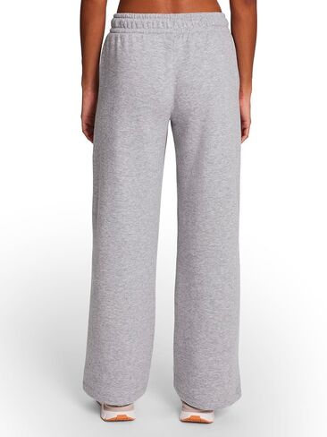 بنطال رياضي نسائي من Reebok ذو أرجل واسعة، مقاس قياسي، درزة داخلية 76.2 سم، نسيج قطن وبوليستر متوسط ​​الوزن in Saudi Arabia