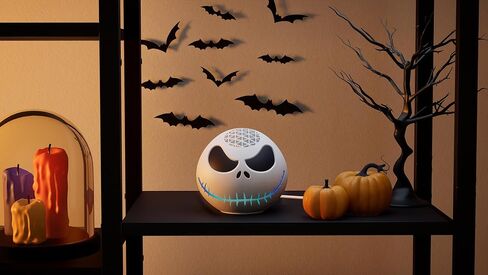 حزمة The Nightmare Before Christmas Fan Bundle: 2 Echo Dot (الجيل الخامس، 2022) فحم، و1 Jack Skellington Shell، و1 حامل سالي in Saudi Arabia