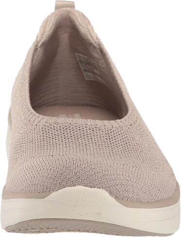 حذاء باليه مسطح من Skechers للنساء مصنوع من قماش خفيف الوزن in Saudi Arabia