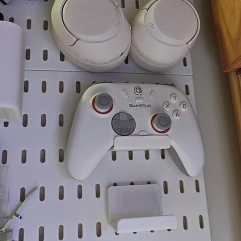 3D_ZeapoAI حامل سماعة الرأس ووحدة التحكم لجهاز IKEA Skadis Pegboard متوافق مع وحدة تحكم Xbox PS5 PS4 قطعتين in Kuwait