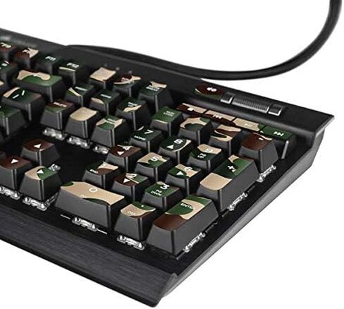 غلاف Skinit متوافق مع لوحة مفاتيح الألعاب الميكانيكية البلاتينية K95 RGB - تصميم Skinit الأصلي المموه للشارع in Saudi Arabia