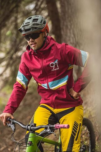 سترة مطر واقية للرجال للأنشطة الخارجية ومغامرات ركوب الدراجات - طاردة للماء ومصنوعة من البوليستر المعاد تدويره in Kuwait