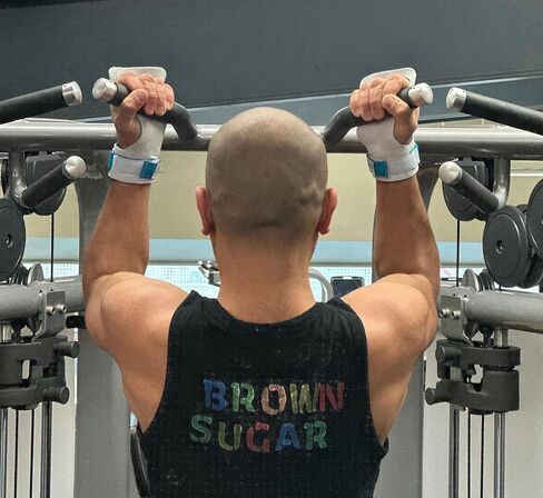 مقابض الجمباز من ليفيرو وديز ذات 3 فتحات، مقابض للجمباز، مقابض جلدية ناعمة متعددة الأغراض للتدريب المتقاطع، عمليات السحب، رفع الأثقال، جرس كيتل بيل، التمرين، مقابض WOD للبالغين in Kuwait