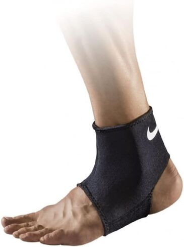 Nike Unisex – Adult's Pro 3.0 Protector in Saudi Arabia