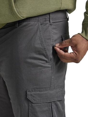 بنطلون كارجو مريح للغاية بقصة مستقيمة من نسيج تويل من سلسلة بيرفورمانس للرجال من ليي in Kuwait