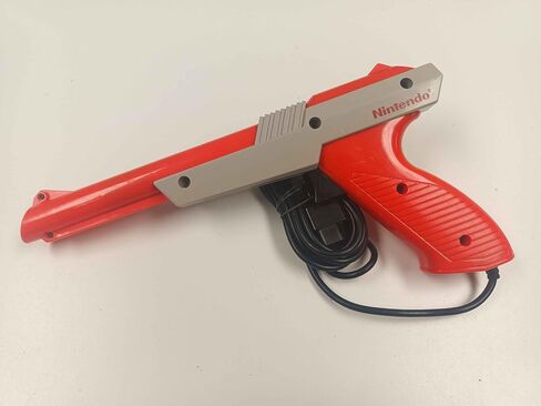 نينتندو NES Zapper Light Gun - برتقالي (متجدد) in Kuwait