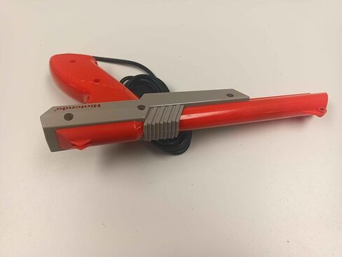 نينتندو NES Zapper Light Gun - برتقالي (متجدد) in Kuwait