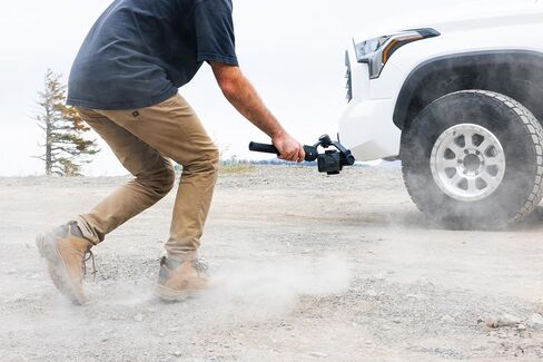 GoPro Fluid Pro AI 3-Axis Gimbal Stabilizer لكاميرات GoPro والهواتف الذكية، وتتبع الموضوع، والإضاءة، والتحكم في الكاميرا اللاسلكية، محمول، مدونات فيديو، دوران 360 درجة، شحن الجهاز in Saudi Arabia
