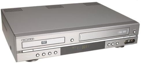 Samsung DVD-V2000 DVD-VCR Combo (متجدد) in Saudi Arabia