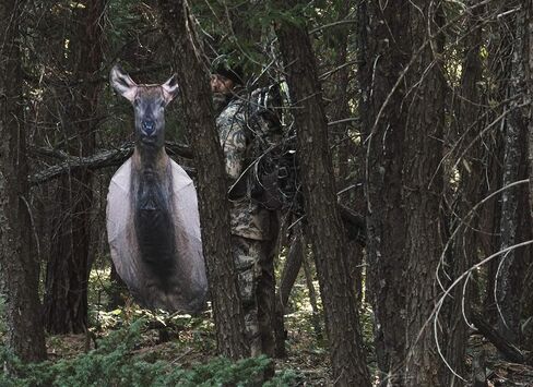 KILLERGEAR ElkFan, 3D Mature Cow Elk Fanning Decoy for Traditional Hunting, Locate & Set Up and Spot & Stalk, Lightweight, Portable & Durable Animal Umbrella with Built-In Ground Stake, Carrying Bag in Saudi Arabia
