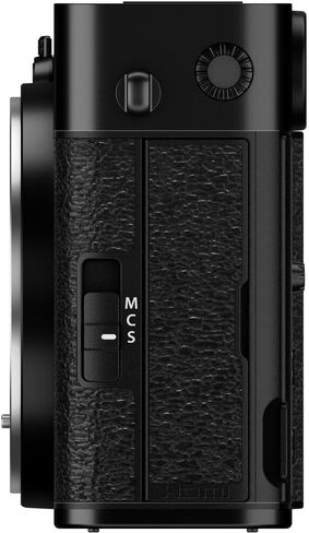 حزمة كاميرا FUJIFILM X-E5 بدون مرآة (فضية) مع بطاقة SD سعة 64 جيجابايت وقارئ بطاقات وحزام معصم والمزيد من الملحقات الإضافية in Kuwait