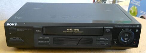 Sony SLV-798HF Video Cassette Recorder Player VCR VHS (Renewed) in Saudi Arabia