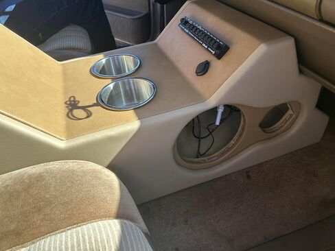 Custom Made Center Console Compatible with 88-94 Chevy gmc OBS Trucks Extend cab or Single cab with Separate Seats in Saudi Arabia