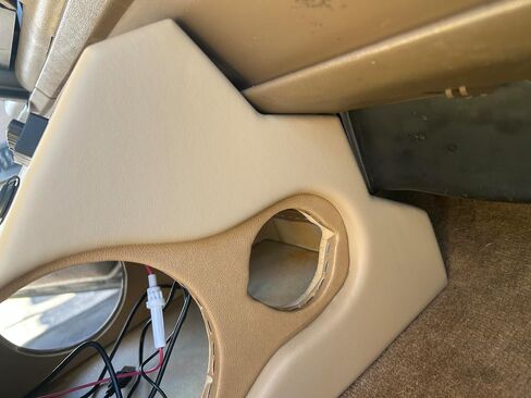 Custom Made Center Console Compatible with 88-94 Chevy gmc OBS Trucks Extend cab or Single cab with Separate Seats in Saudi Arabia