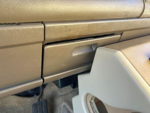 Custom Made Center Console Compatible with 88-94 Chevy gmc OBS Trucks Extend cab or Single cab with Separate Seats in Saudi Arabia