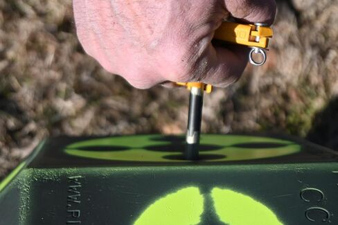 أداة سحب الأسهم Double D's Magnum Grip Lite، أداة الرماية الممتازة، توفر القبضة اللازمة لسحب الأسهم دون الاعتماد على قوة القبضة، يمكن لأي عمر أو قدرة استخدامها! in Saudi Arabia