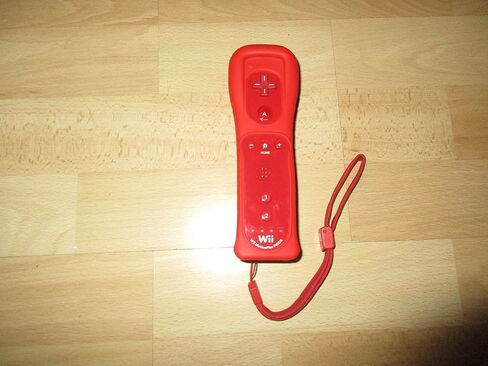 Wii (مواصفات الذكرى السنوية الخامسة والعشرين لـ Super Mario) (يتضمن Wii Remote Plus) (Rvl-s-raav) [استيراد اليابان] in Saudi Arabia