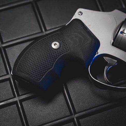 VZ Grips Smith & Wesson J-Frame قبضة المسدس الماسي التكتيكي، تكتيكية، راحة فائقة، تحكم فائق، صنع في الولايات المتحدة الأمريكية، لوحتان in Kuwait