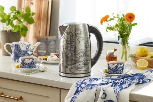 Cuisinart Caskata PerfecTemp 1.7-Liter Electric Kettle, Cordless Electric Tea Kettle, 1500W for Fast Heat-Up, 6 Preset Temperatures, 30-Minute Keep Warm, Stay Cool Nonslip Handle, CPK-17P1CK in Kuwait