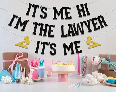 لافتة It's Me Hi I'm the Lawy It's Me، تهنئة المحامي، لوازم تزيين حفلات التخرج باللون الأسود in Saudi Arabia