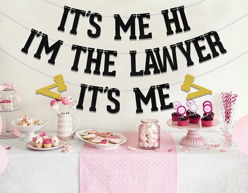 لافتة It's Me Hi I'm the Lawy It's Me، تهنئة المحامي، لوازم تزيين حفلات التخرج باللون الأسود in Saudi Arabia