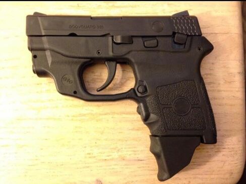 3 قطع من وصلات المقبض تناسب Smith & Wesson Bodyguard 380 & M&P Bodyguard 380 باللون الأسود in Kuwait