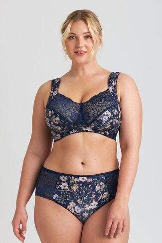 Miss Mary of Sweden Fauna Bra in Saudi Arabia