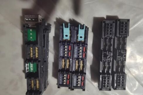 Terminal Connection Socket 6ES7924-0AA00-1AA0 Industrial Products with One Year Warranty in Stock in Saudi Arabia