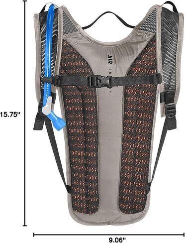 حزمة ترطيب الدراجة الخفيفة الكلاسيكية من CamelBak، 70 أونصة in Saudi Arabia
