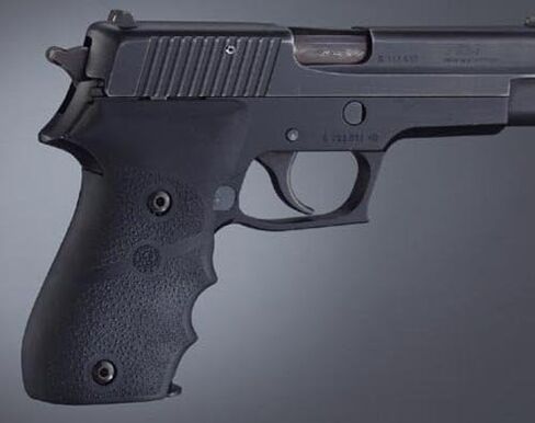 قبضة مطاطية مصبوبة من Hogue مع أخاديد أصابع لـ SIG SAUER P220 American DA/SA DAK، أسود - 20000 in Kuwait