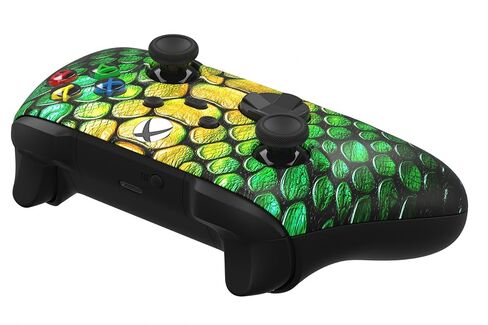 حزمة وحدة التحكم ووحدة التحكم المخصصة - تتضمن وحدة تحكم لاسلكية مخصصة لأجهزة Xbox Series X/S وXbox One والكمبيوتر الشخصي وحامل وحدة التحكم in Kuwait