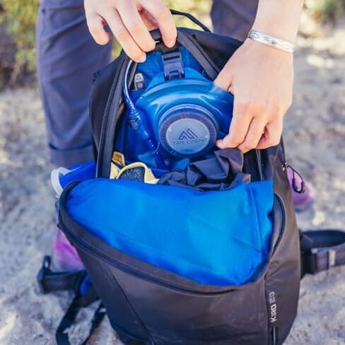 Gregory Kiro 24L Day Hiking Backpack, Cloud Control Hipbelt, Built-In Hydration Attachment and Sleeve (Reservoir Not Included), One Size Fits All, Alpine Black in Saudi Arabia