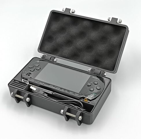 حقيبة حمل واقية متينة لجهاز PSP 1000 - تحمل 4 ألعاب، 4 بطاقات ذاكرة، كابل شحن USB in Kuwait