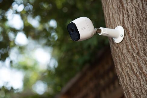 كاميرا Arlo VMC4030-100NAR PRO الإضافية، أبيض (متجدد) in Saudi Arabia