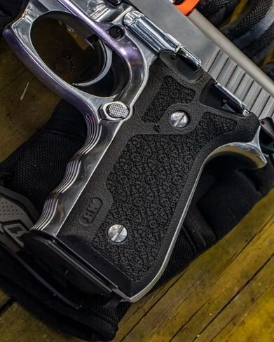 قبضة مسدس بوليمر لنماذج Taurus PT 58HC، 59، 92، 100، 101، 917، نسيج ناعم الملمس in Kuwait