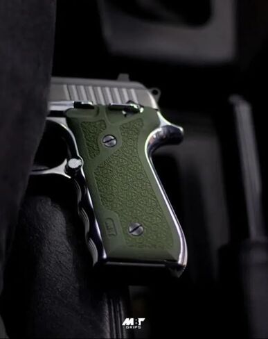 قبضة مسدس بوليمر لنماذج Taurus PT 58HC، 59، 92، 100، 101، 917، نسيج ناعم الملمس in Kuwait
