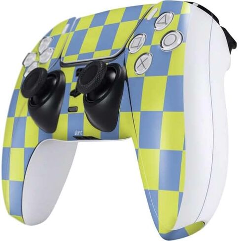 ملصق Skinit المخصص للألعاب متوافق مع وحدة تحكم PS5 - تصميم مربعات باللونين الأبيض والأسود in Saudi Arabia