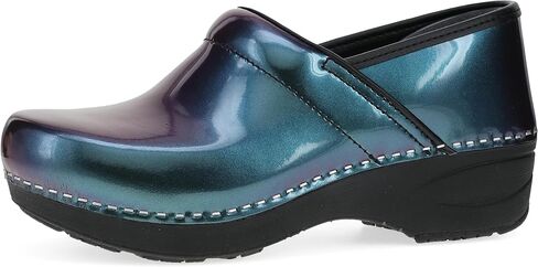 Dansko XP 2.0 Clogs for Women – Lightweight Slip Resistant Footwear for Comfort and Support – Ideal for Long Standing Professionals, Black Waterproof, 8.5-9 Wide US in Kuwait